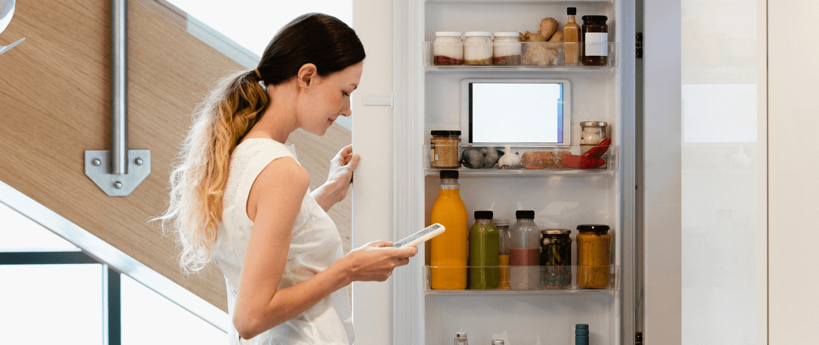 De la aspiradora al frigorífico: qué es la inteligencia artificial de las cosas (AIoT) y cómo se usa la IA a nuestro alrededor