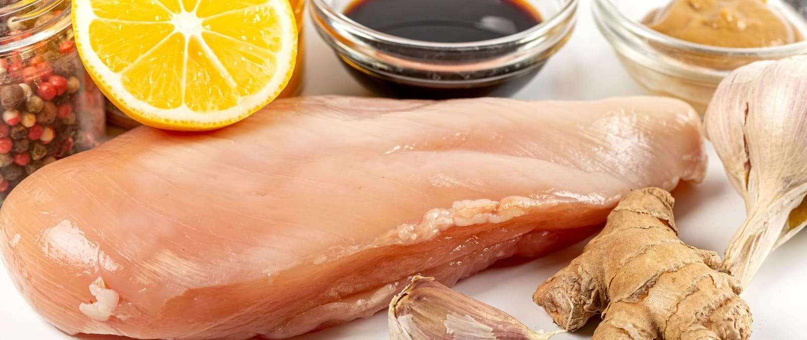 Por qué es un riesgo para la salud comer carne de pollo cruda ·   - Periodismo para que no te la cuelen
